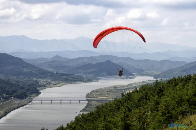 상주서 패러글라이딩 즐기던 50대 여성 추락해 중상