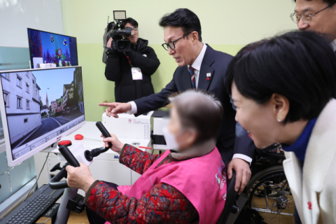 66세 이상 노인 빈곤율 39.7%…OECD 최고