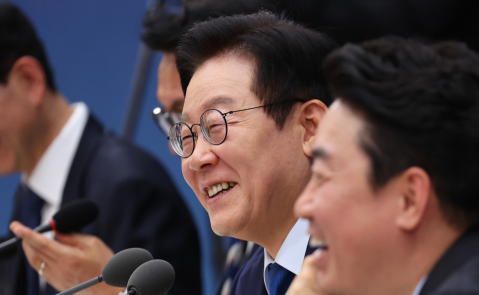 내란재판부법 여파?…李 지지율 53.2% '3주 연속 하락'