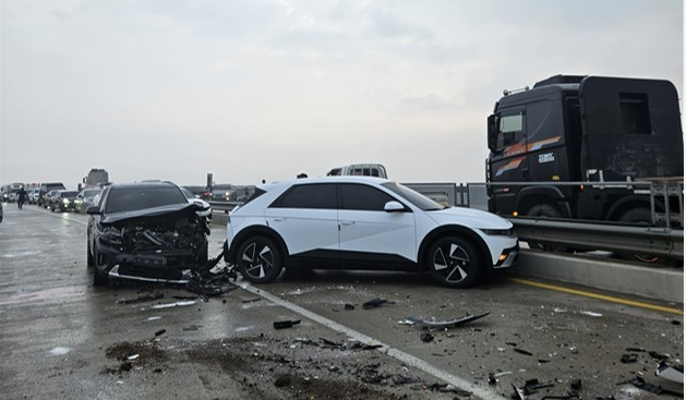 문경→상주 방향 함창읍 국도서 15중 추돌…20명 부상