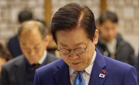 李 사죄에도…여객기 참사 유족 