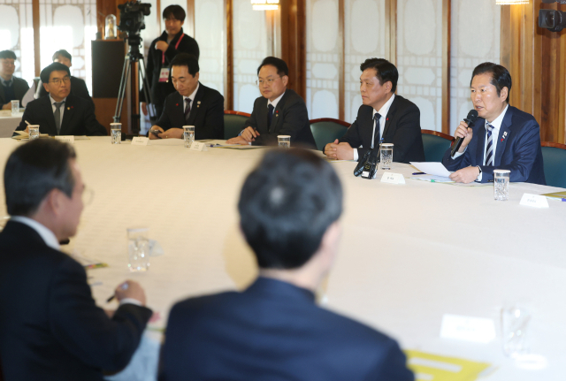 당정, 331개 경제형벌 합리화…과징금 강화·민생규제 완화