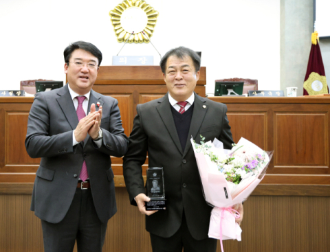 경북 칠곡군의회 권선호 의원…경북 의정봉사대상 수상