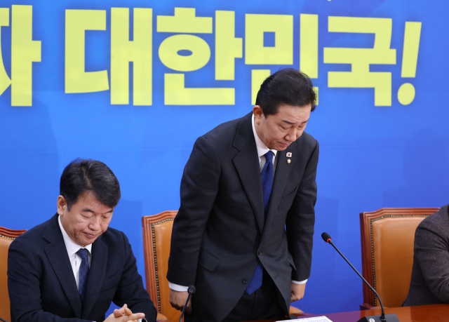'갑질·특혜 의혹' 김병기, 민주당 원내대표직 사퇴
