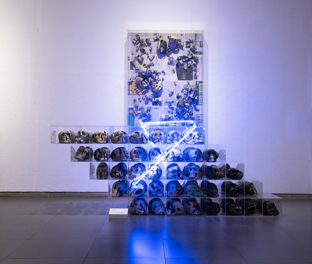 권정호, 기사로 본 우리 사회, 2017, mixed media, 60x70x105cm(가변설치)