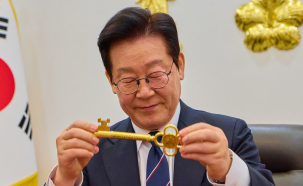 트럼프가 준 황금열쇠 쥔 李 
