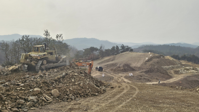 [르포]파크골프장에 '진심'…군위군, 국내 최초·최대 파크골프장 조성 현장