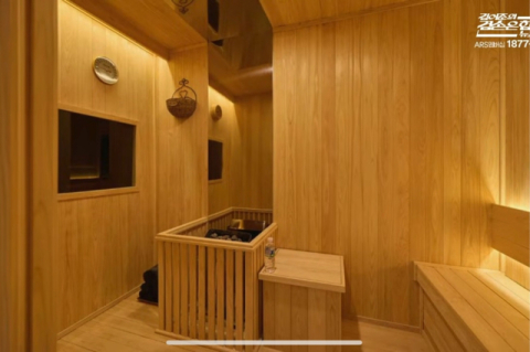 尹집무실에 사우나·킹사이즈 침대까지…