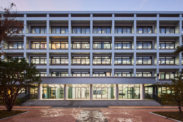 1965년 개교한 대구 경일여자중학교가 노후 건물을 리모델링해 