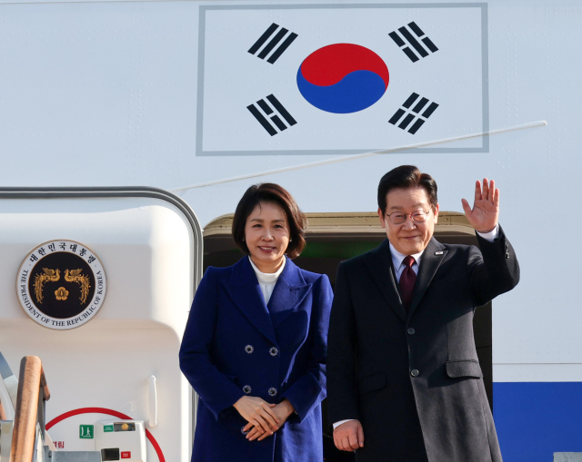 李대통령, 시진핑 초청 국빈방문…3박4일 방중길 출국