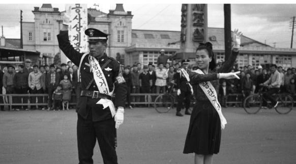 시민의 삶을 기록한 '사진으로 보는 대구 80년' 발간