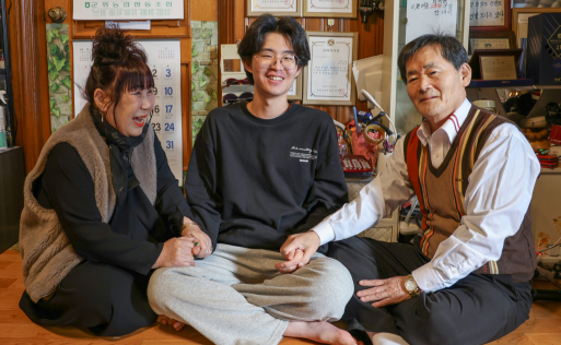 조부모 손에 큰 시골 소년, 시련 딛고 '의사의 길' 걷는다