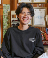 조부모 손에 큰 시골 소년, '의사의 길' 걷는다…