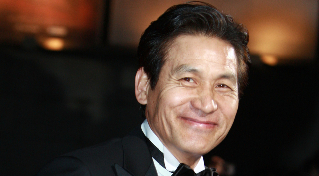 '한국 영화계의 큰 별' 안성기, 하늘의 별이 되다