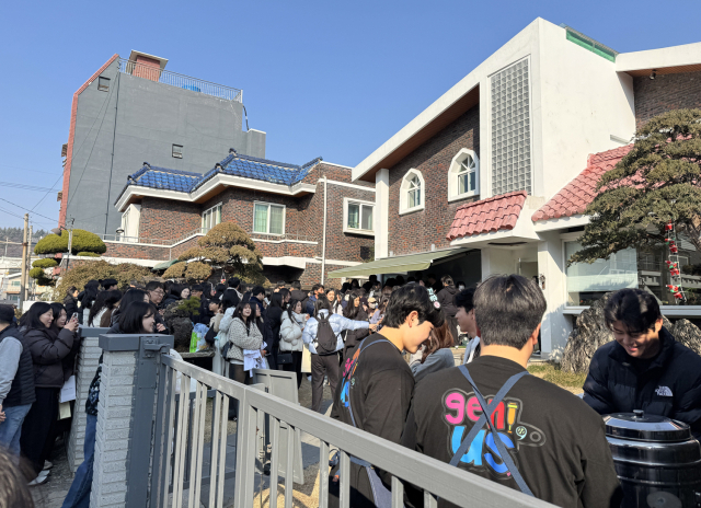 BNK경남은행이 지난해에 이어 올해도 NC 다이노스 선수들이 따뜻한 마음을 모아 지역 취약계층을 돕는 