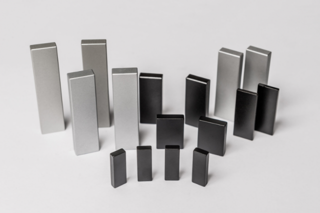 성림첨단산업이 생산하는 희토류 영구자석. 전기차 구동모터 핵심 부품으로 국내 첨단산업 자립화에 기여하고 있다는 평가를 받는다. 성림첨단산업 제공