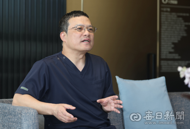 김기둥 마크원외과의원 원장이 5일 대구 수성구 병원에서 매일신문과 인터뷰를 하고 있다. 안성완 기자 asw0727@imaeil.com