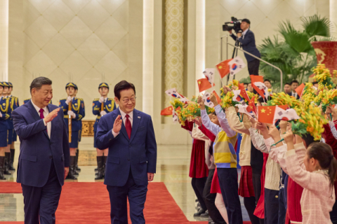 한중 정상, 한반도와 급변하는 국제 정세 논의