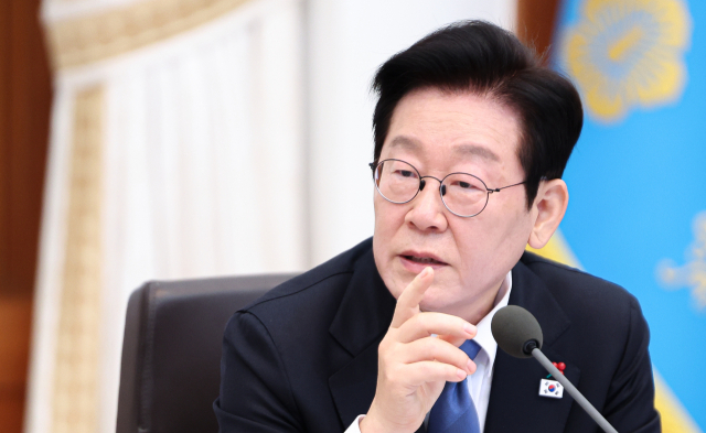 위안부 소녀상 철거 시위에…李 