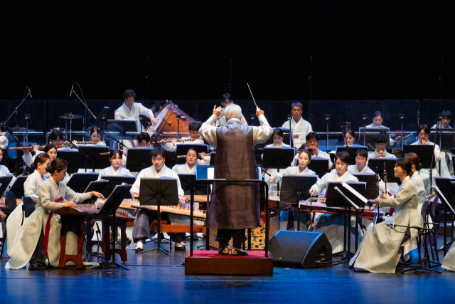 국악관현악 무대. 대구문화예술진흥원