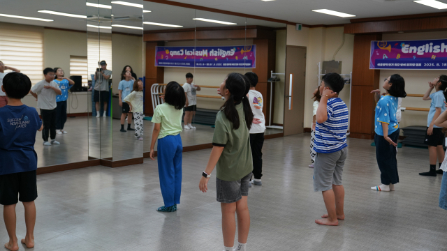 지난해 영어 뮤지컬캠프 발표회 수업 장면. 행복북구문화재단 제공