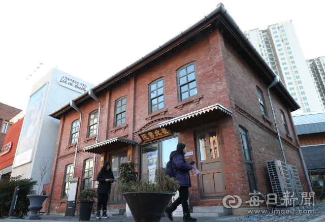 대구 중구 약령시 인근 옛 교남YMCA 회관 건물. 일제강점기 신간회 대구지회가 활동하며 대구 3·1운동의 거점 역할을 했던 곳이다. 정운철 기자 woon@imaeil.com