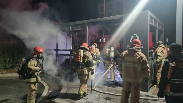 안동 아파트 분리수거장 화재… 담뱃불 부주의 추정