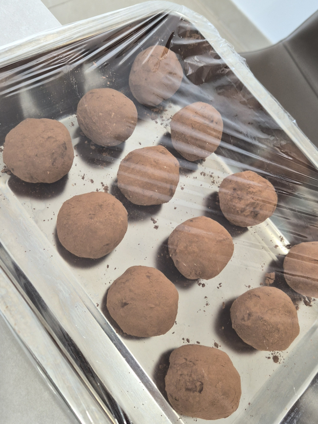 아부다비에 거주 중인 전모(34) 씨는 최근 두쫀쿠를 직접 만들어봤다. 그는 