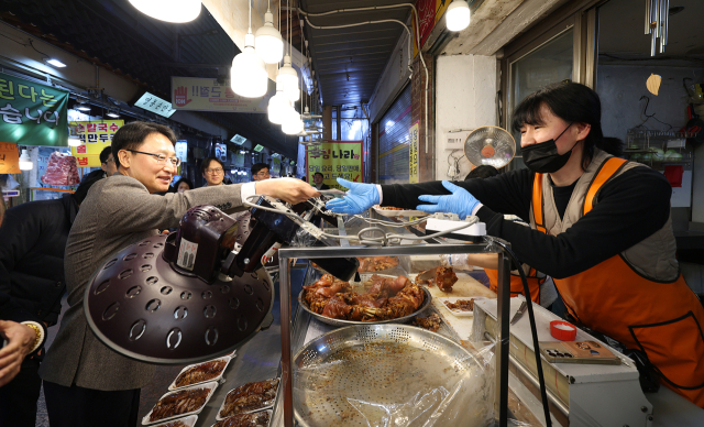국세청, 매출 감소 소상공인 124만명 부가세 2개월 유예