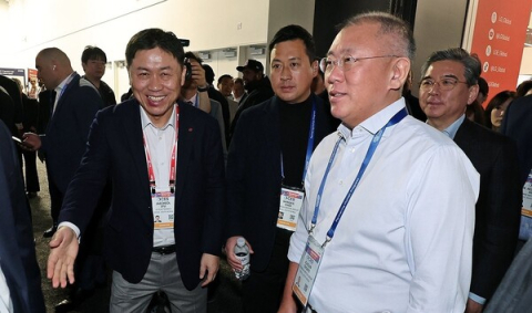 AI 로보틱스 '광폭행보'...현대차그룹株 날았다