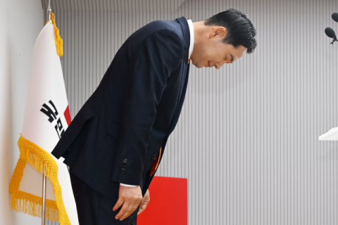 장동혁, 계엄 사과하며 고개 숙여…지선 앞두고 위기 돌파 의지 