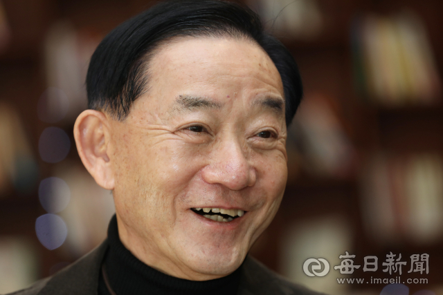 봉화 출신의 자유여행가 안용모 대구가톨릭대 특임교수가 세계 곳곳을 여행하며 겪은 에피소드를 들려주고 있다. 정운철 기자 woon@imaeil.com