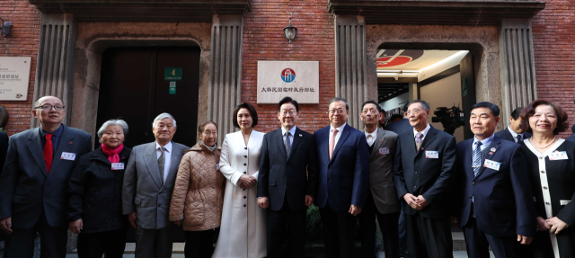 中 '영토 침해 구조물' 일부 치운다
