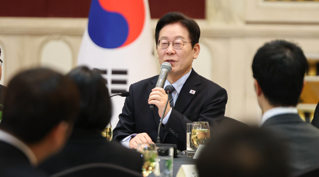 李 대통령, 남북 만남 기원 