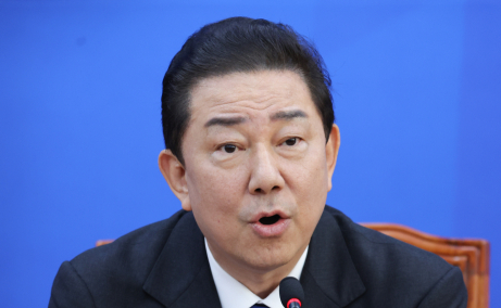 버티는 김병기, 속 타는 민주…당내 '탈당' 요구 빗발