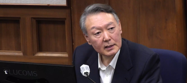 尹 결심 공판, 서증조사만 10시간…심야 재판 가나