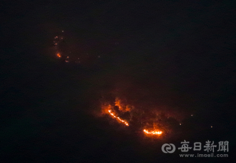 [포토뉴스] 경북 의성서 또 산불, 발화 지점 인근 화선