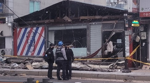 강풍에 15m간판, 사람에 '쿵'…경기서만 5명 사상