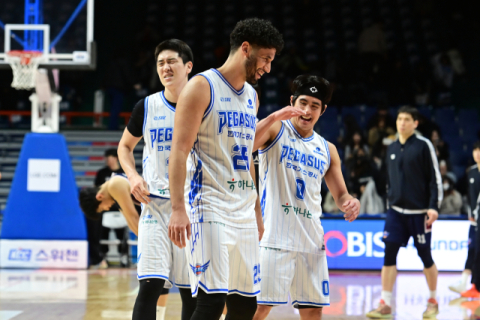보트라이트의 적응·신주영의 활약…한 줄기 희망을 봤다