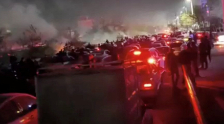 이란, 반정부 시위 강경 진압 예고…美, 개입 가능성