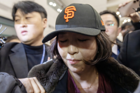 [속보] 귀국한 김경, 곧바로 경찰 출석…'강선우 1억 의혹' 조사 시작