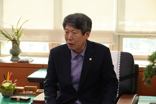 금동윤 봉화군의회 부의장. 손병현 기자