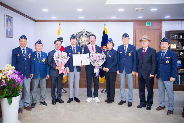 대한민국재향군인회, 김장호 구미시장에게 '향군대휘장' 수여