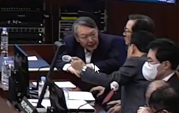 사형 구형받은 尹, 2월 19일 선고…최후진술서 