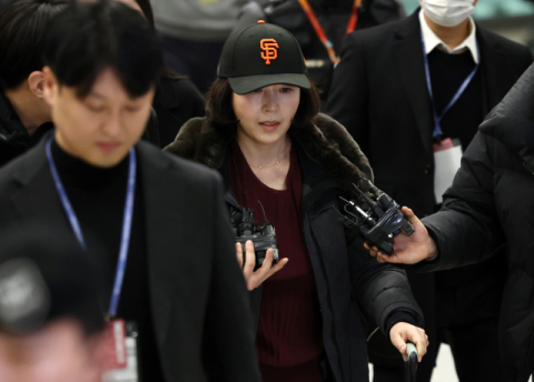 김경, 자수서에 