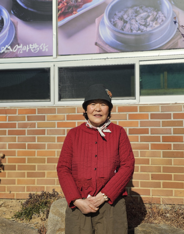 흑백요리사 시즌1 출연자 안경숙 엄마밥상 대표. 안 대표는 