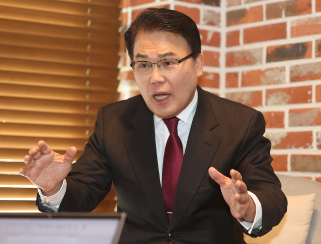 이재만 전 자유한국당 최고위원이 지난 15일 매일신문과 인터뷰를 하고 있다. 안성완 기자 asw0727@imaeil.com