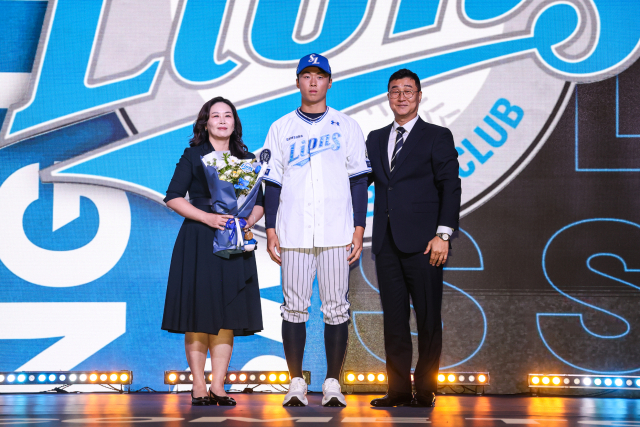 삼성 라이온즈 1군 스프링캠프에 참가하는 고졸 신인은?