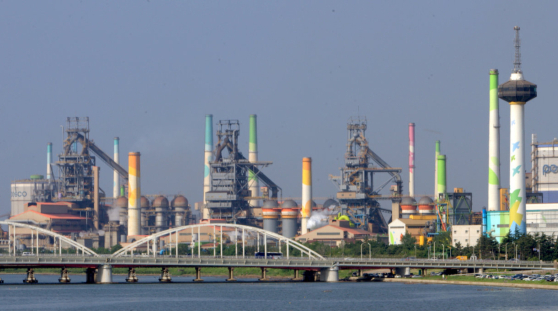 세계 철강 경기 부진 직격탄…힘 빠지는 '포항 경제'