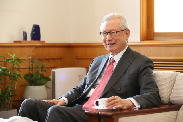 신일희 계명대학교 총장이 지난 6일 계명대학교 성서캠퍼스에서 매일신문과 인터뷰를 진행하고 있다. 계명대 제공